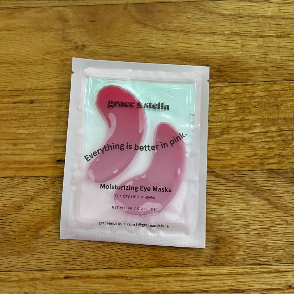 FREE WITH PURCHASE New Grace + Stella moisturizing eye mask pink & patches
